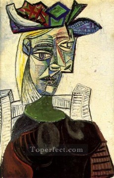  hat - Woman Sitting in Hat 4 1939 cubist Pablo Picasso
